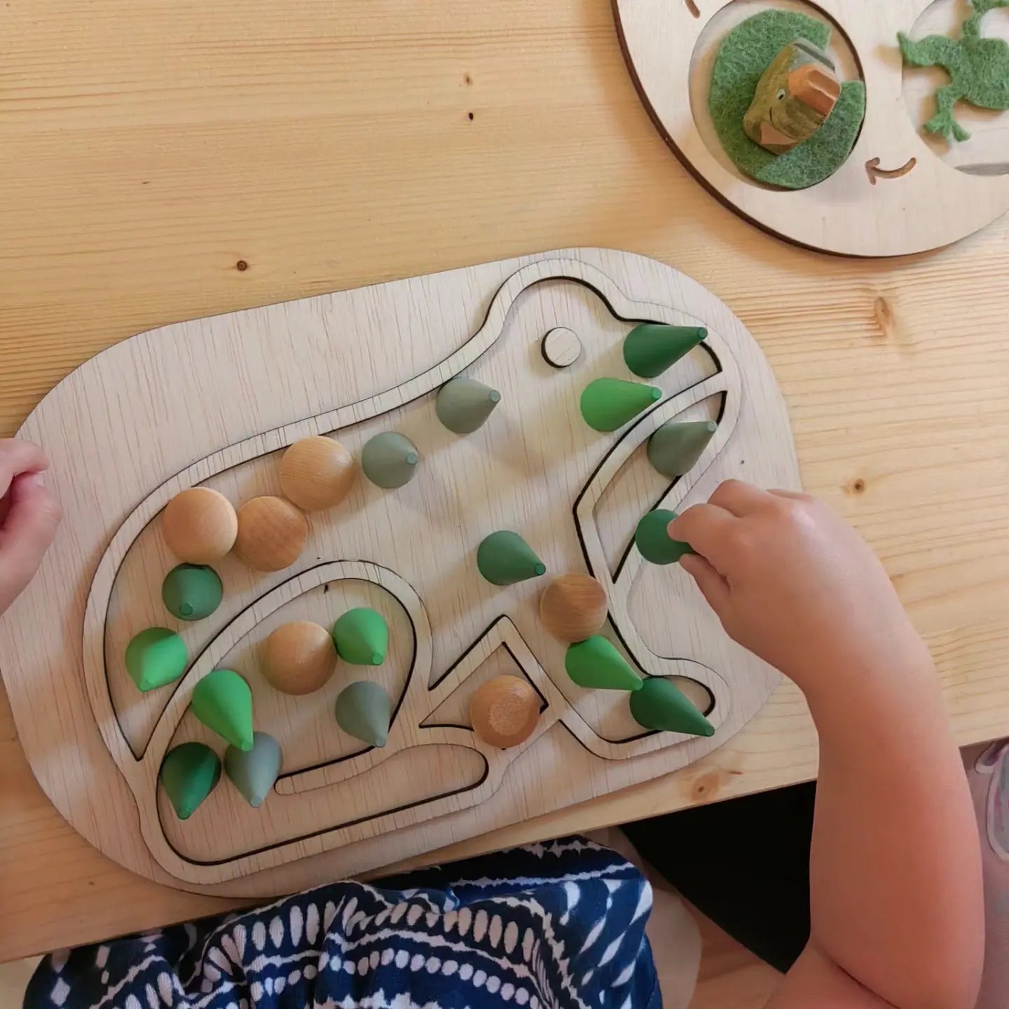 Flisat Insert kreatív fejlesztő tábla - Béka Borbolya