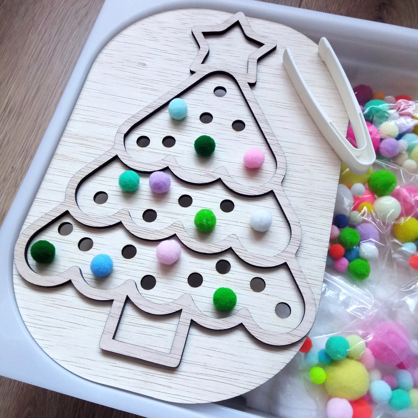 Flisat Insert kreatív tábla - Karácsonyfa színes pom-pom válogatással