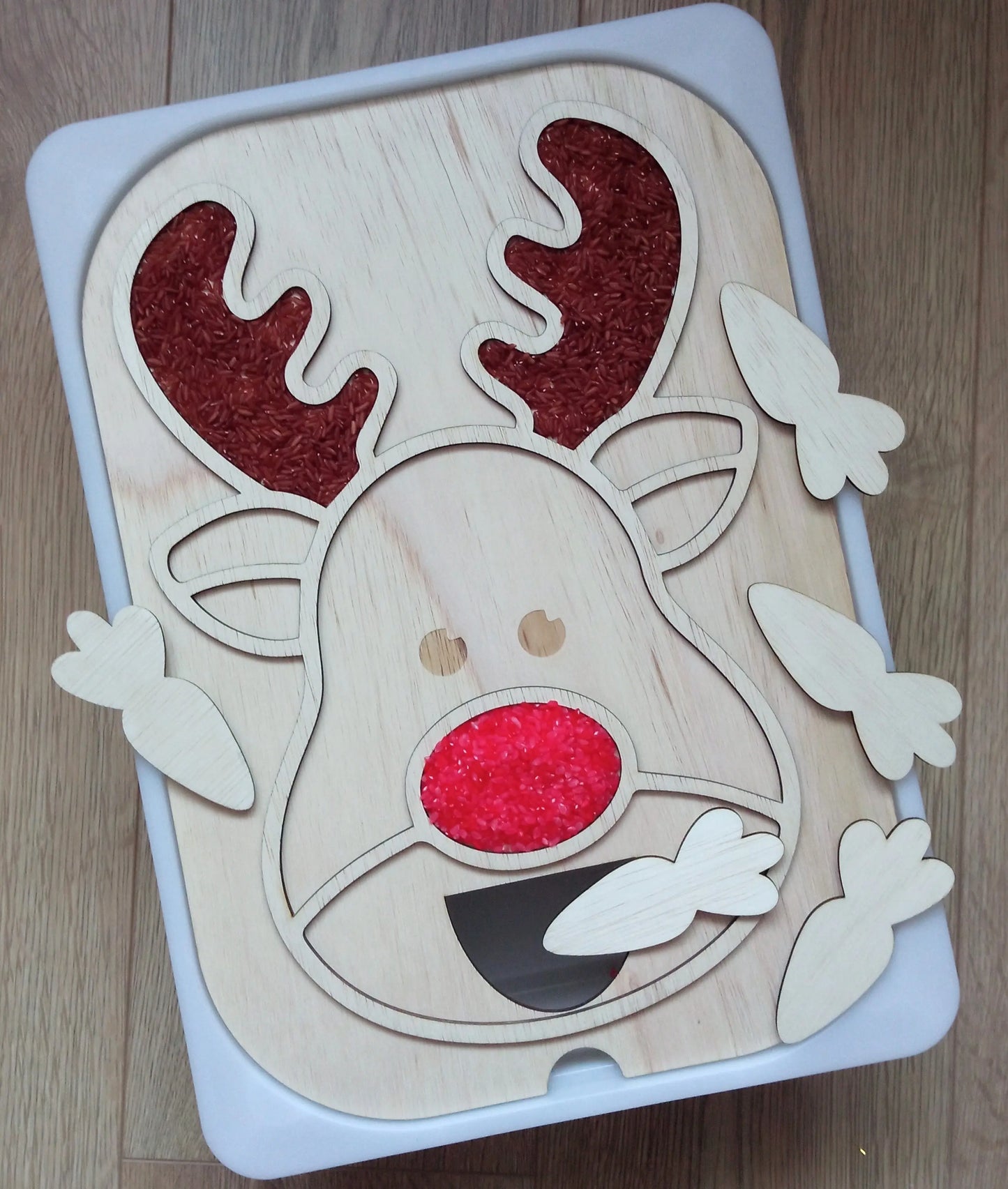 Flisat Insert kreatív tábla - "Etesd meg Rudolfot" 5db színezhető répával