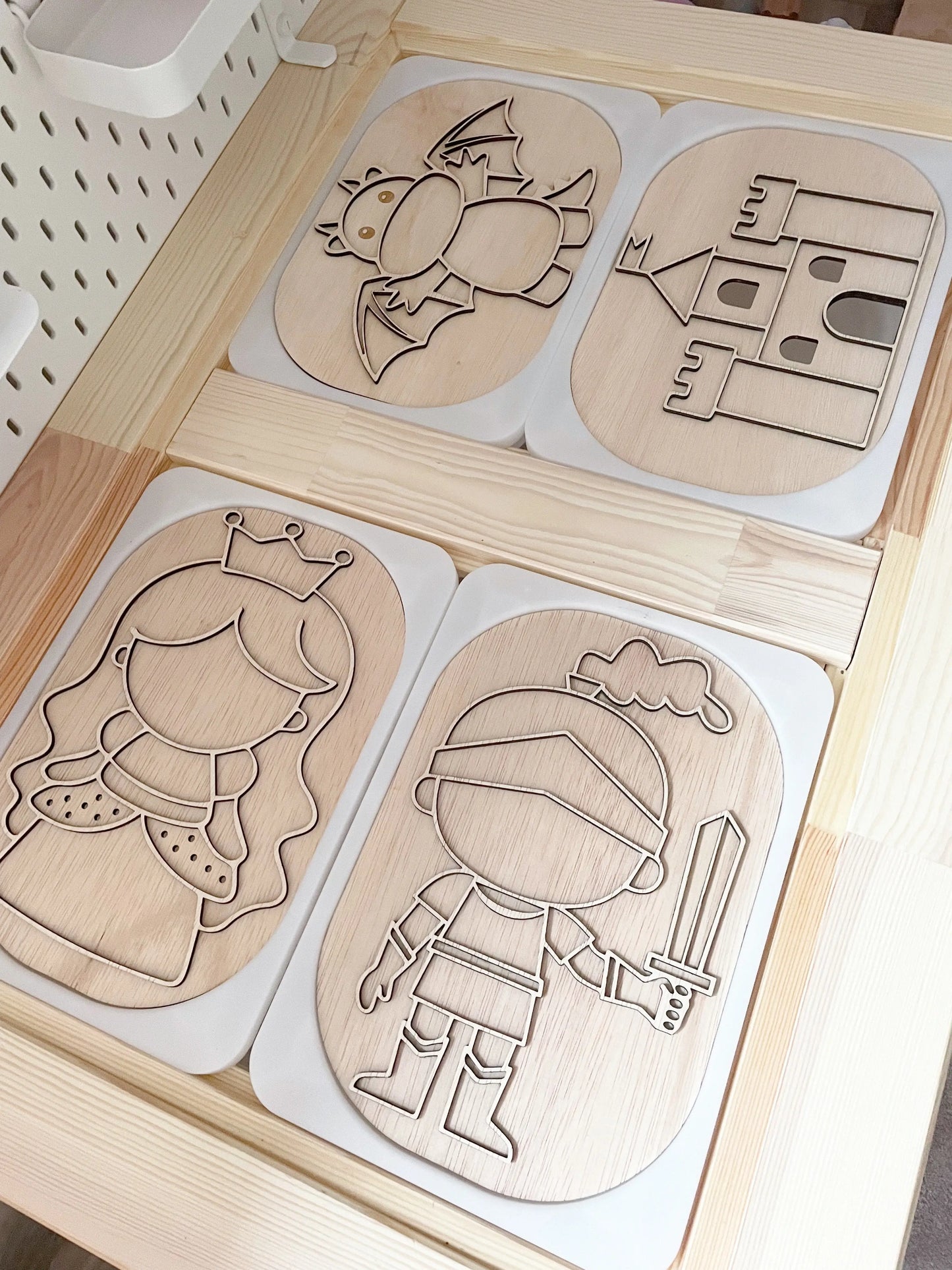 Tündérmese foglalkoztató tábla szett Borbolya