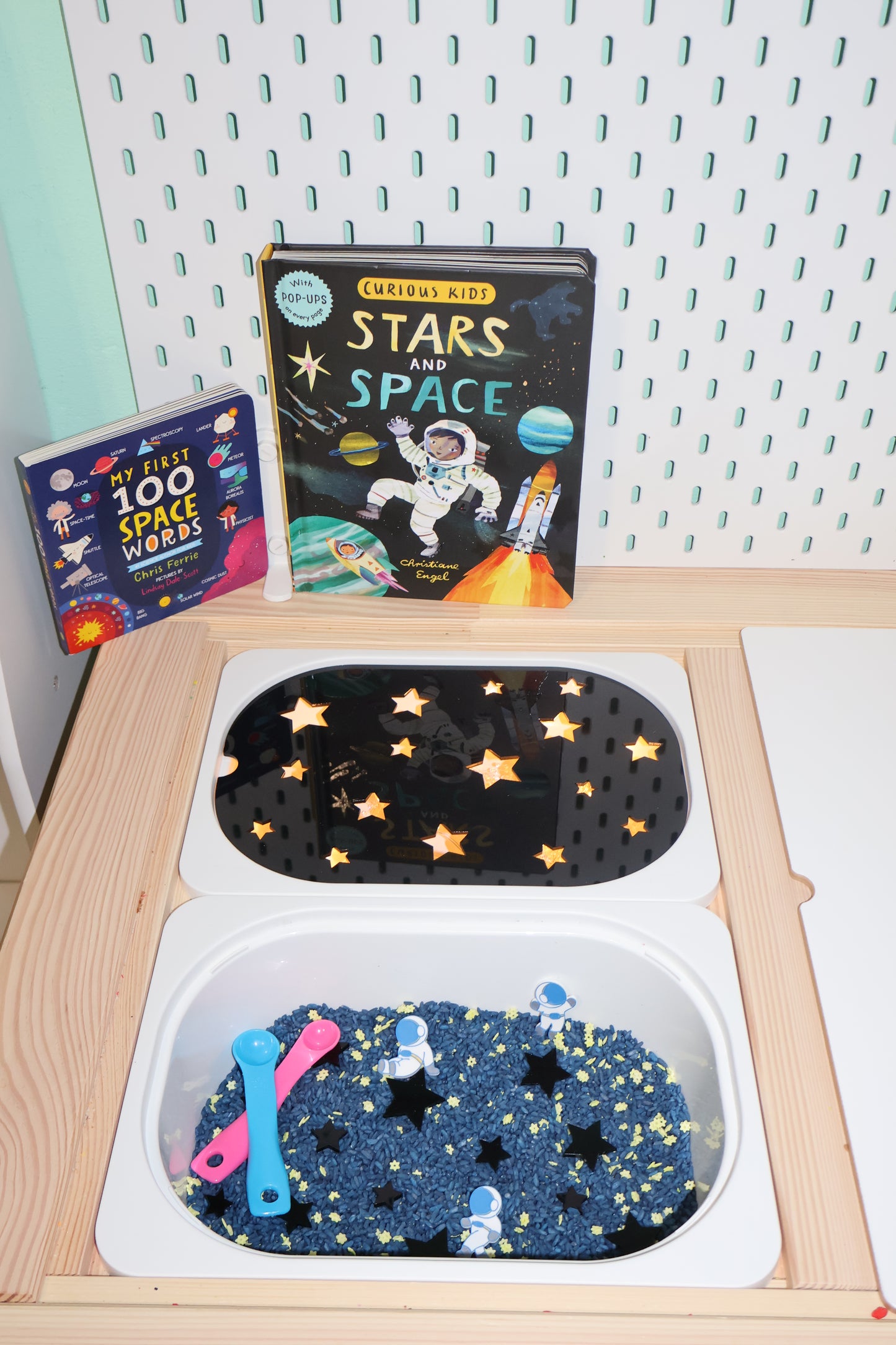 Világűr fényei - nyílt végű foglalkoztató tábla