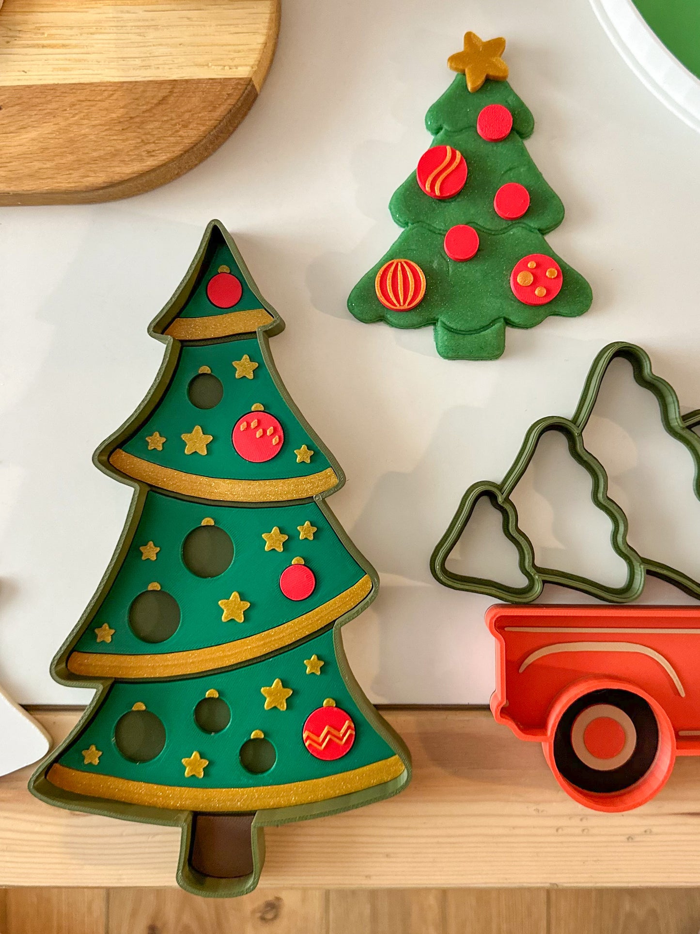 Fenyőfa szenzoros tálca betétekkel