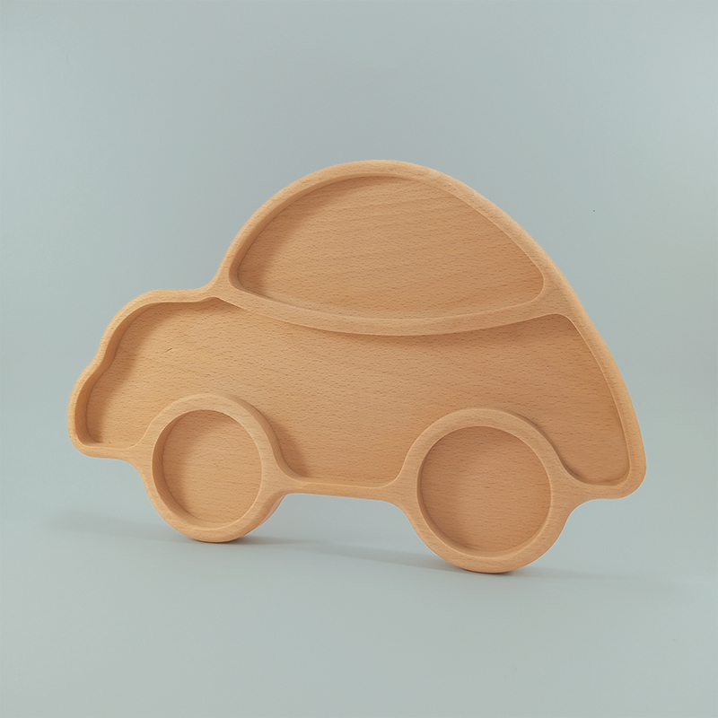 Car shaped wooden plate to BLW feeding