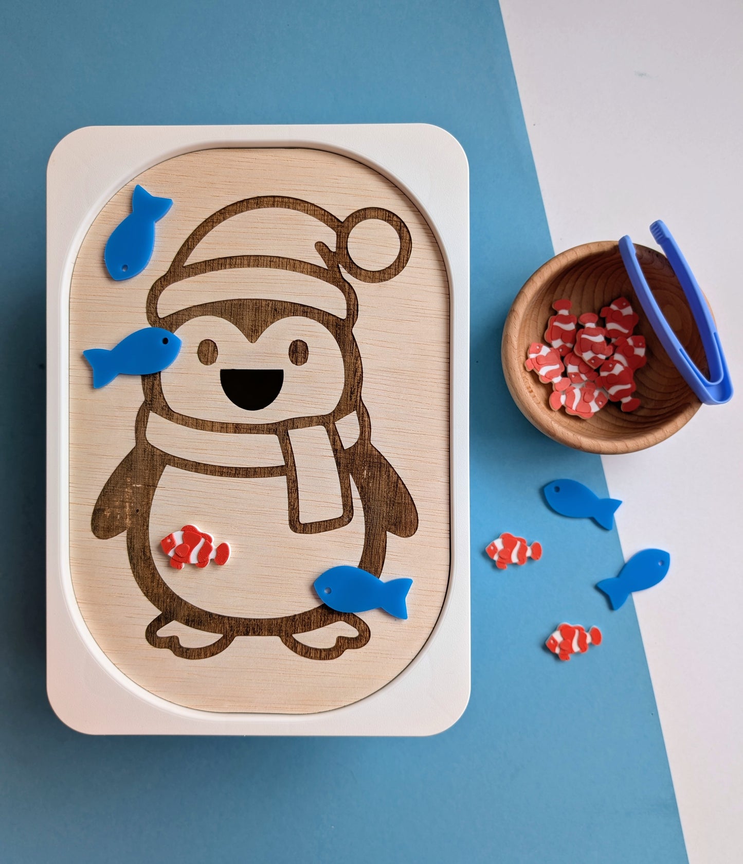 Kreatív foglalkoztató tábla - Etesd meg az éhes pingvint