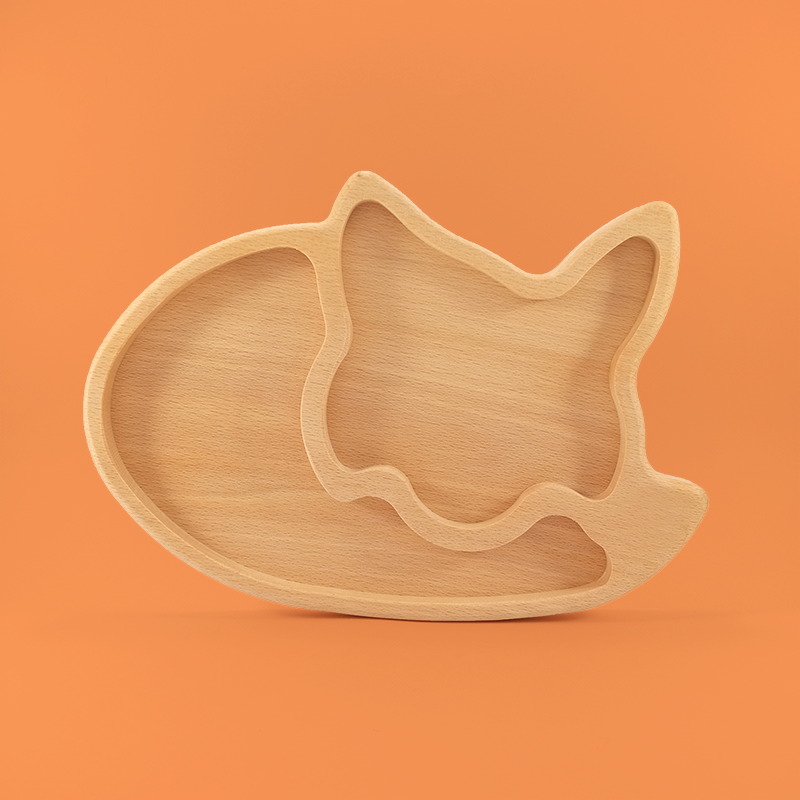 Fox shaped wooden plate to BLW feeding