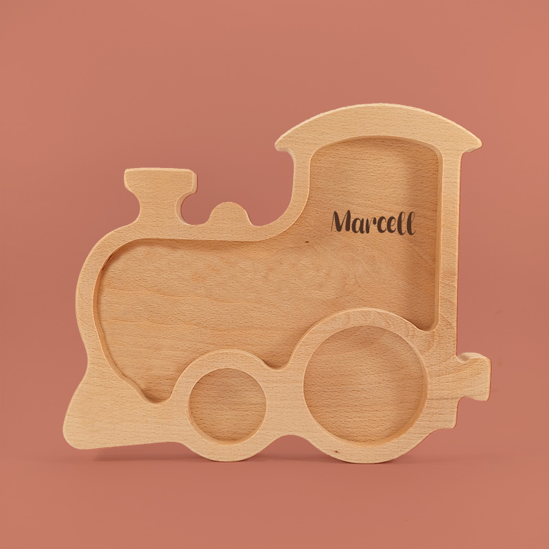 Train shaped wooden plate to BLW feeding
