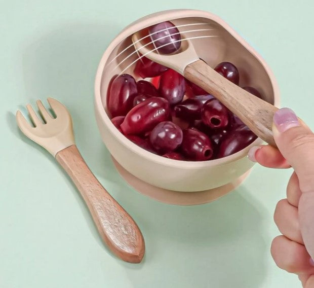 Silicone baby non-slip bowl with bamboo cutlery - 5 colours