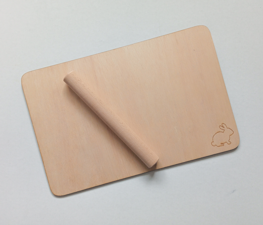 Plasticine board with rolling pin (Bunny)