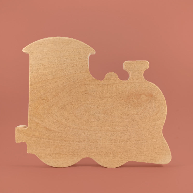 Train shaped wooden plate to BLW feeding